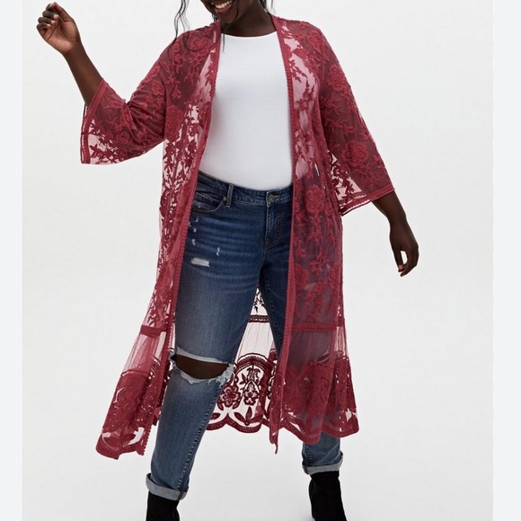Torrid lace kimono and matching tank - Picture 1 of 10